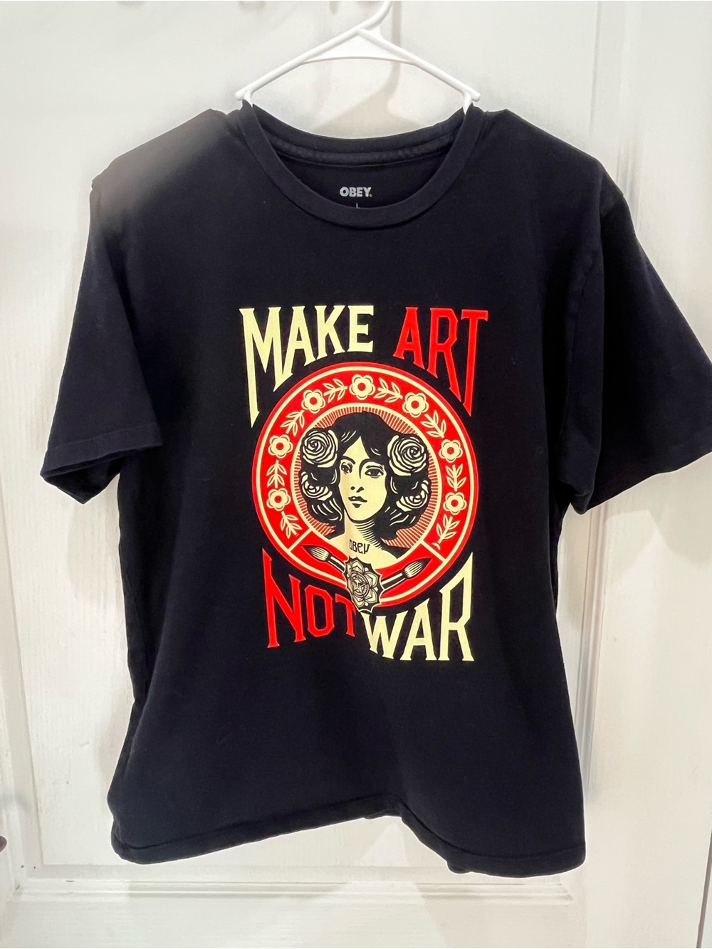 Obey Black Large T‑Shirt with Red and Cream 'Make Art Not War' Graphic